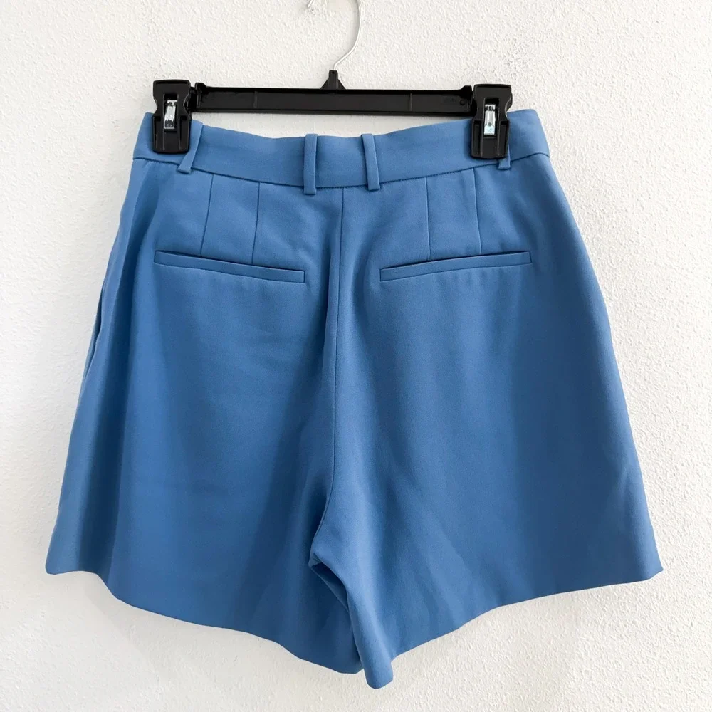 Aritzia classic staple